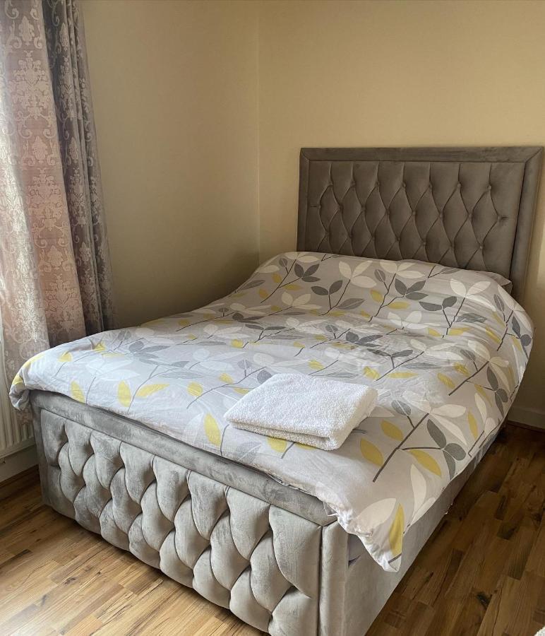Bonnyglen Kitchen Bar & Guest House Frosses Екстериор снимка